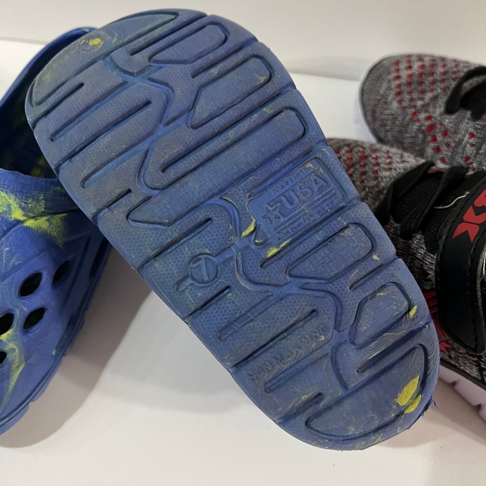 Boys size 7 shoes (s-194) - Picture 6 of 7